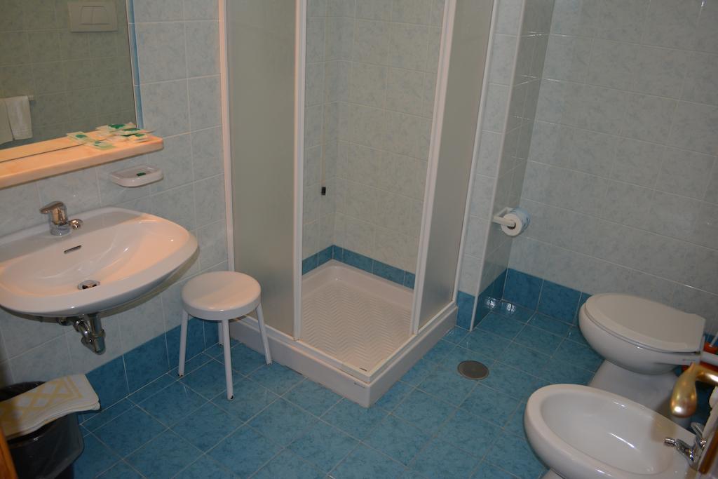 Hotel Maronti Barano dʼIschia Oda fotoğraf